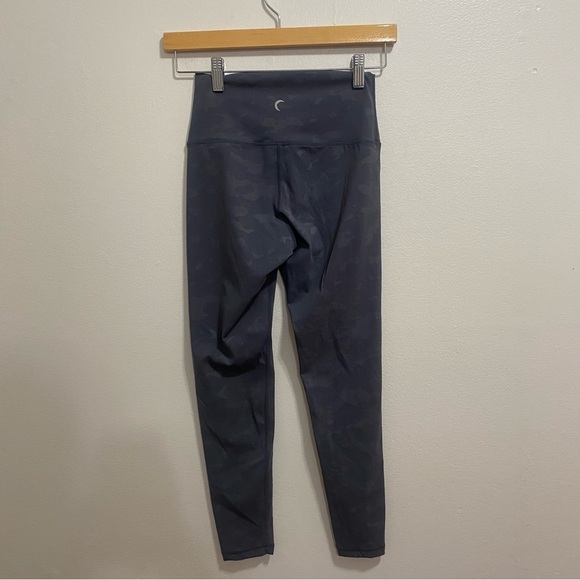 Zyia Active Sz 2 Grey Camo High Rise Leggings - Picture 5 of 5